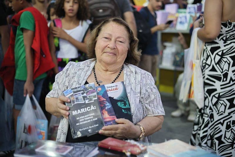 FLIM: Angolana escolhe Maricá para viver e história da cidade vira tema de livro